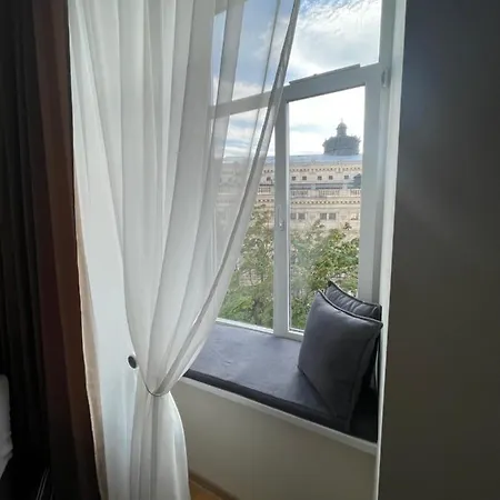 With The View Of The Opera House Apartment Lviv